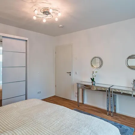 Am Grossen Garten - Terrasse & Parkplatz -8 Personen *