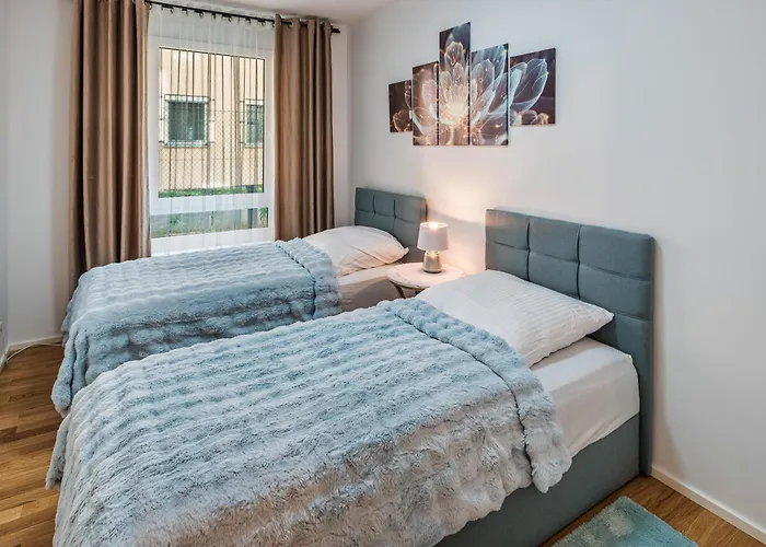 Am Grossen Garten - Terrasse & Parkplatz -8 Personen Apartment *