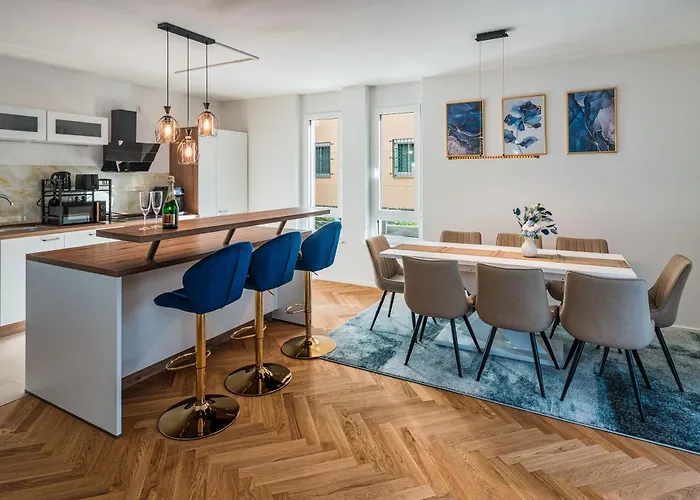 Apartment Am Grossen Garten - Terrasse & Parkplatz -8 Personen *